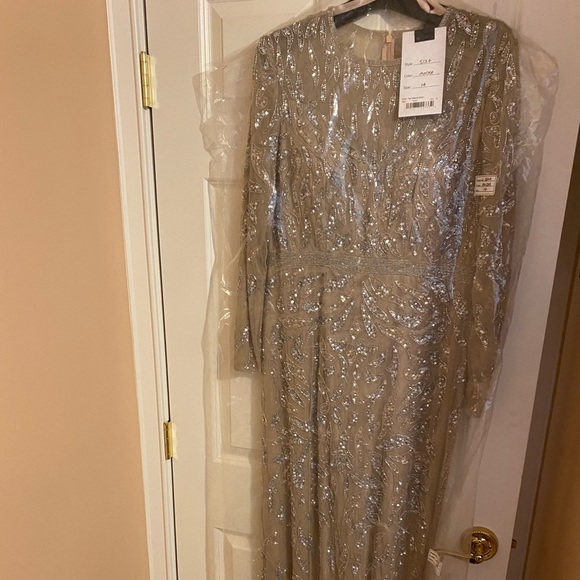 BRAND NWT MACDUGGAL GOWN - Picture 4 of 7